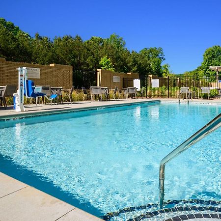 ホテル Courtyard By Marriott Raleigh Cary Crossroads エクステリア 写真