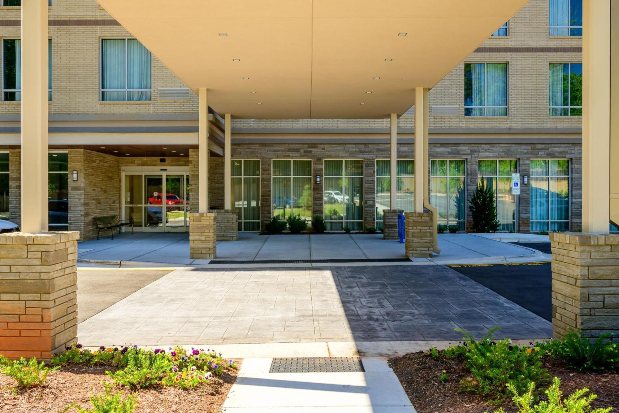 ホテル Courtyard By Marriott Raleigh Cary Crossroads エクステリア 写真