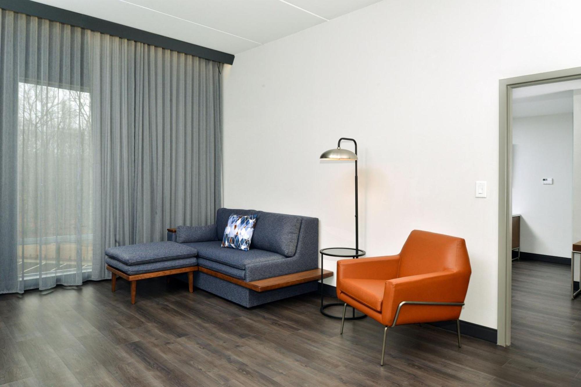 ホテル Courtyard By Marriott Raleigh Cary Crossroads エクステリア 写真