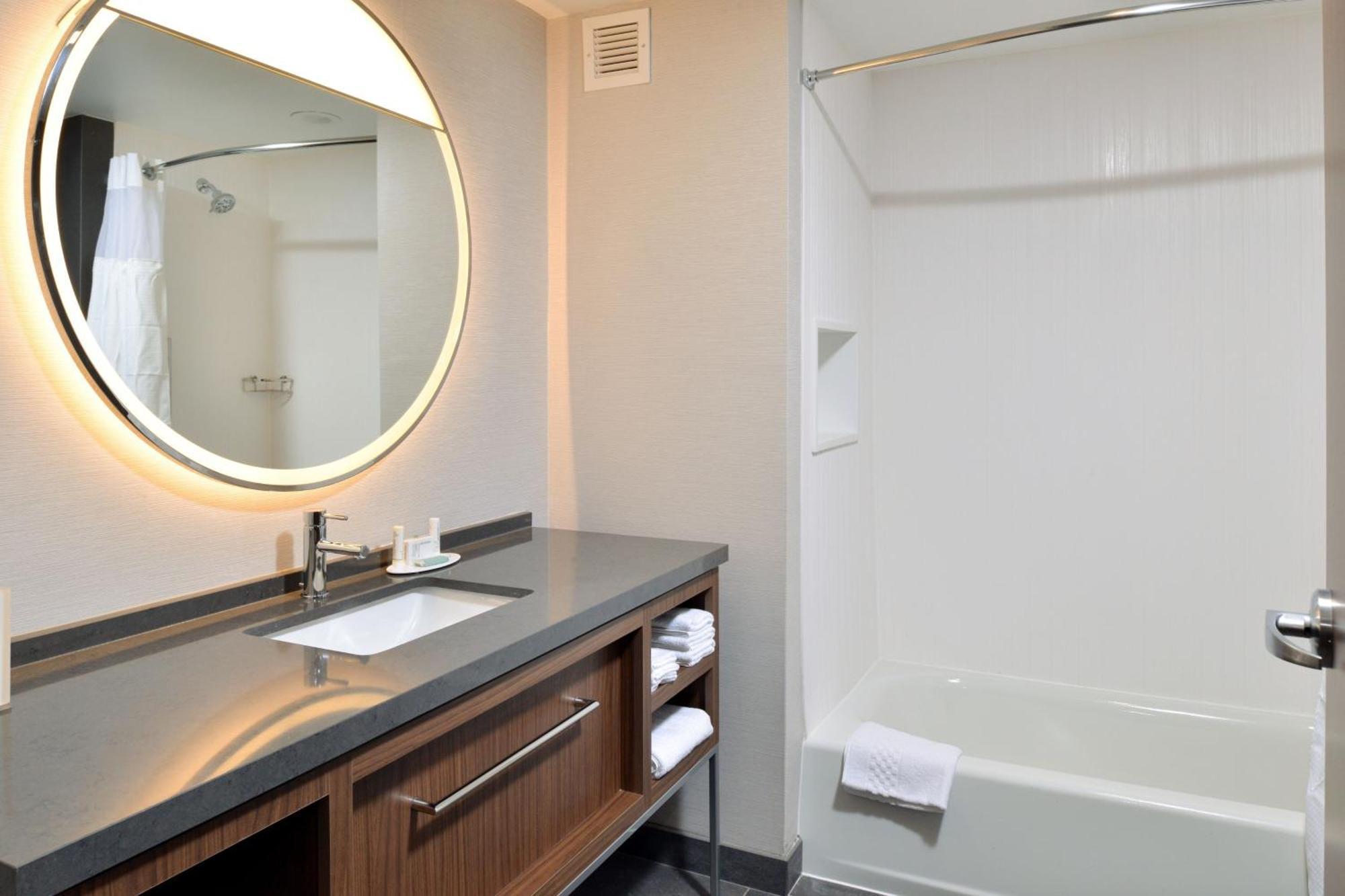 ホテル Courtyard By Marriott Raleigh Cary Crossroads エクステリア 写真