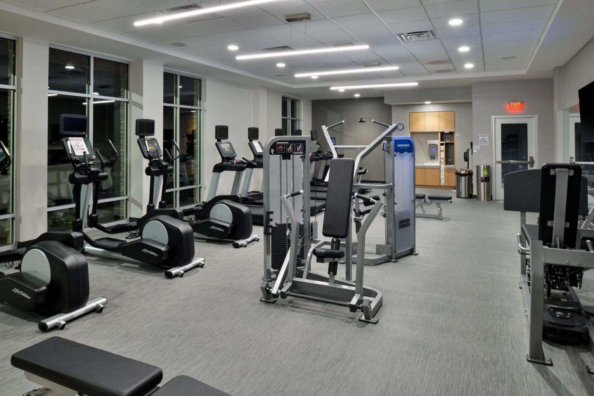 ホテル Courtyard By Marriott Raleigh Cary Crossroads エクステリア 写真