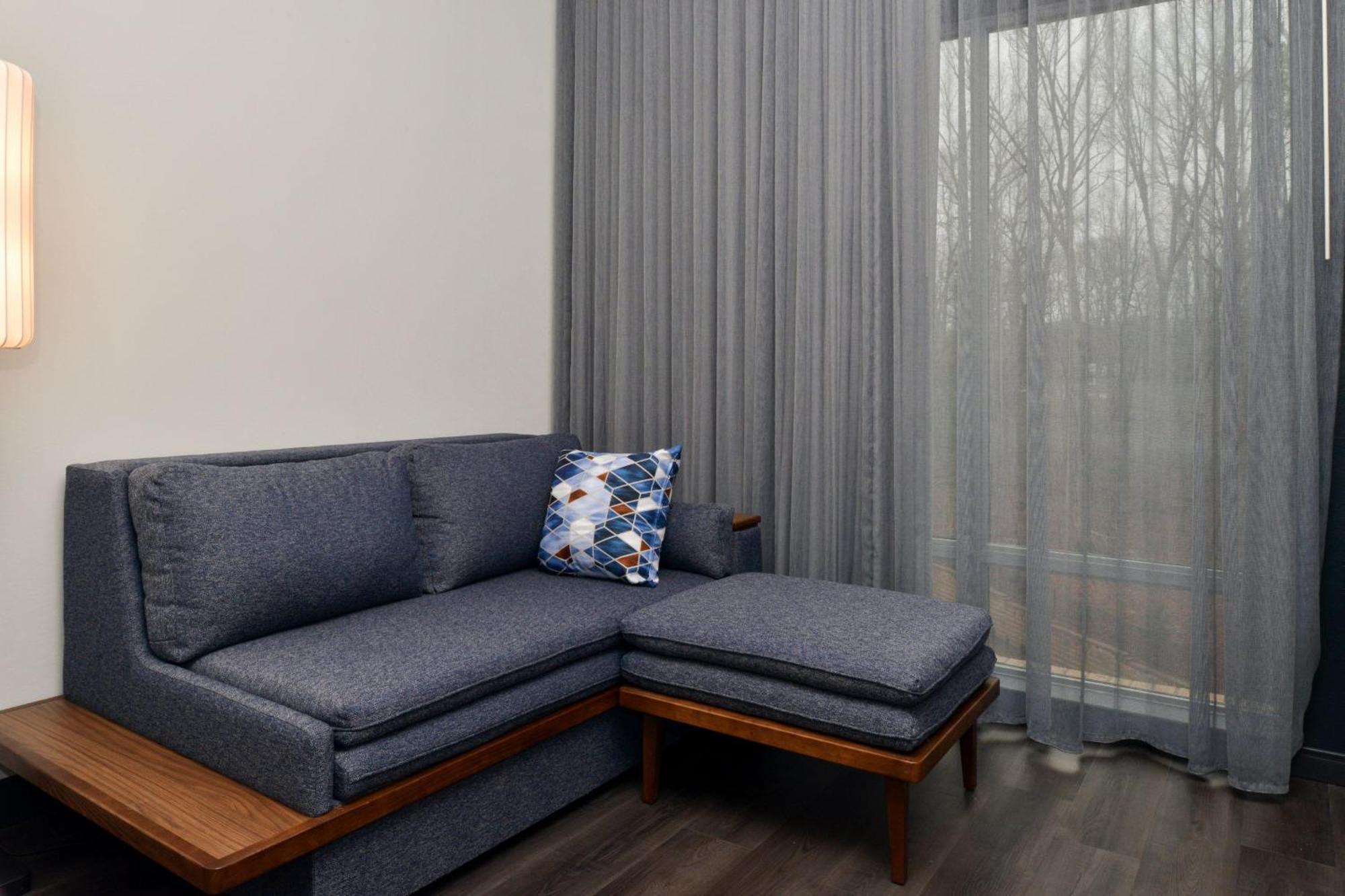 ホテル Courtyard By Marriott Raleigh Cary Crossroads エクステリア 写真